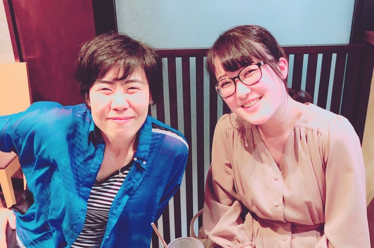女性２人