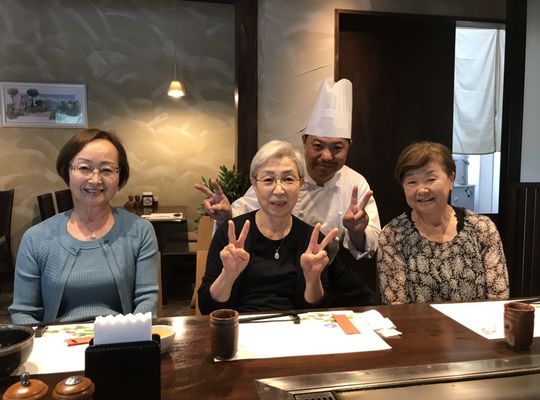 ３人