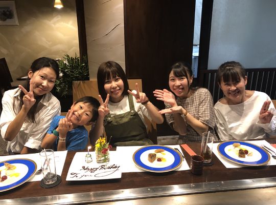 ５人