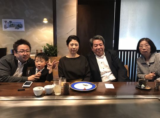 ５人