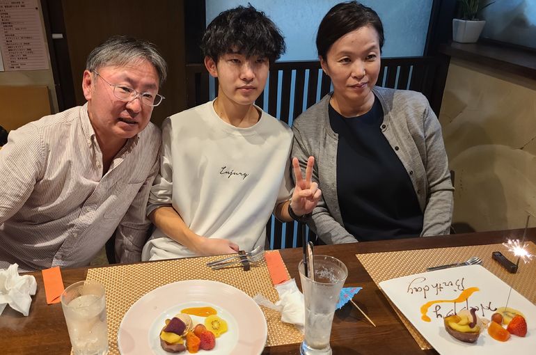 ３人