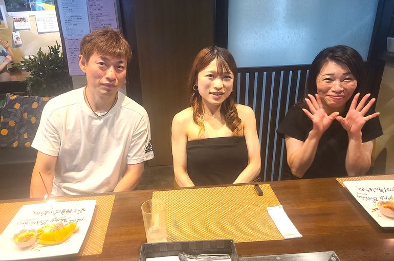 3人