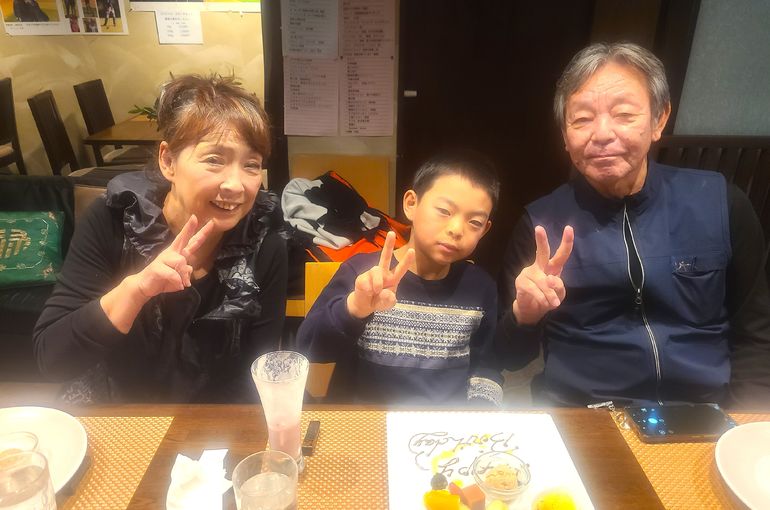 3人